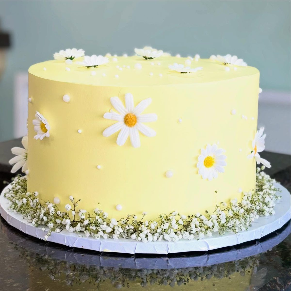Yellow Cake With White Daisies from Tarzana Bakery